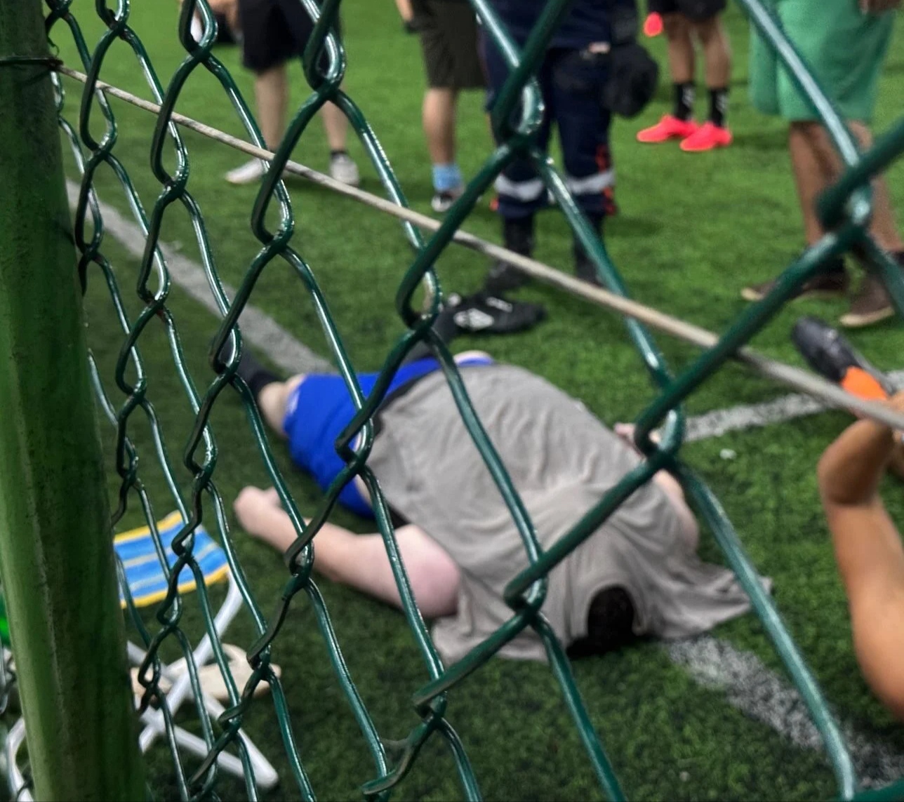 Homem morre após desmaiar durante partida de futebol em centro esportivo de Rio Branco