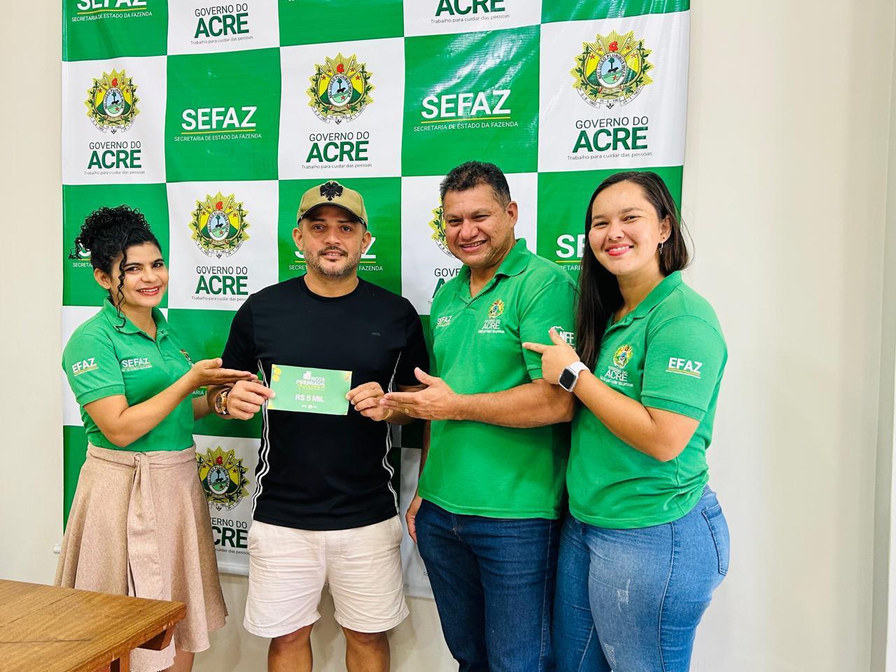 Manciolimense ganha R$ 5 mil na Nota Premiada e Lar dos Vicentinos recebe R$ 2.500 como doação