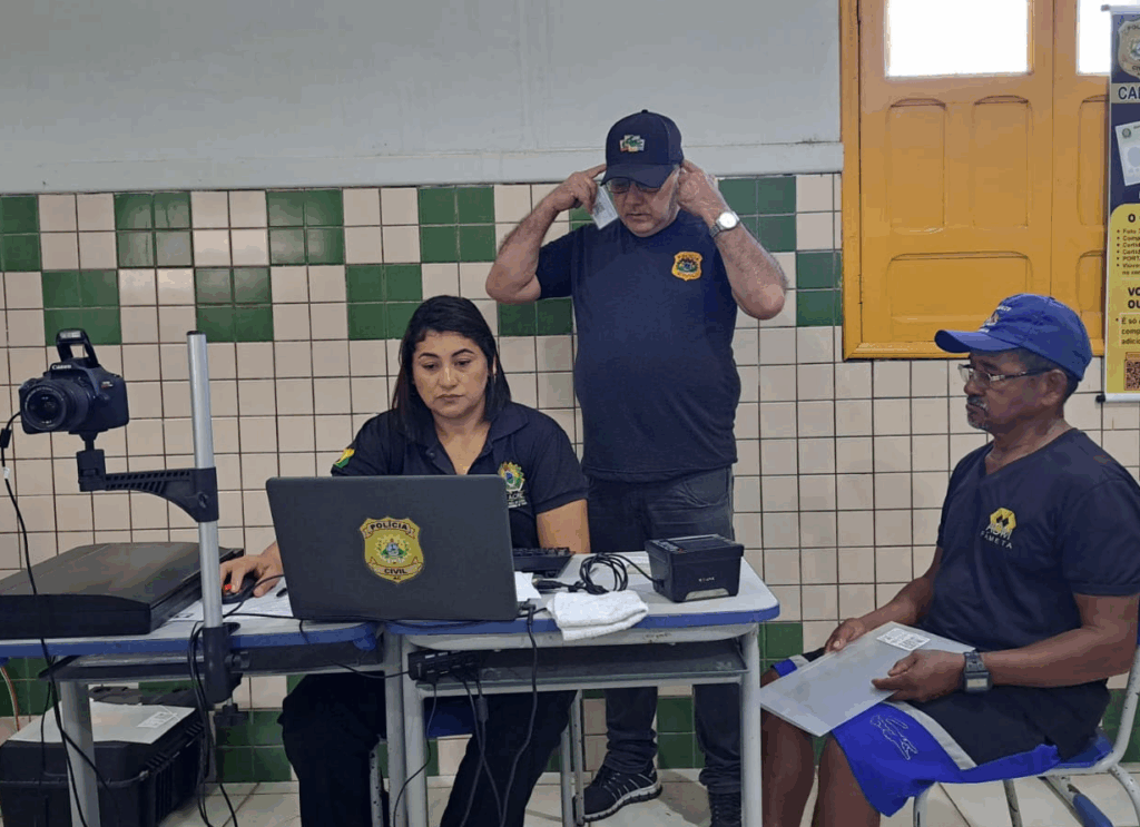 Polícia Civil do Acre promove cidadania com emissão de 200 Carteiras de Identidade Nacional em Mâncio Lima
