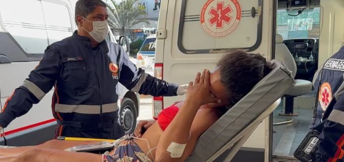 Mulher escapa de cativeiro e sobrevive à facada após ser “julgada” por facção em Rio Branco