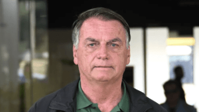 Moraes decreta prisão domiciliar de Bolsonaro