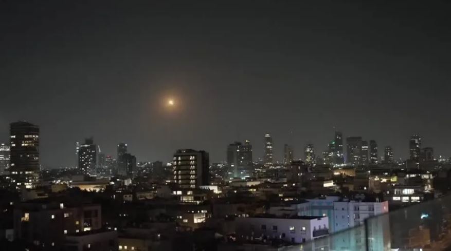 Israel alerta para novos mísseis do Irã; população volta para bunkers