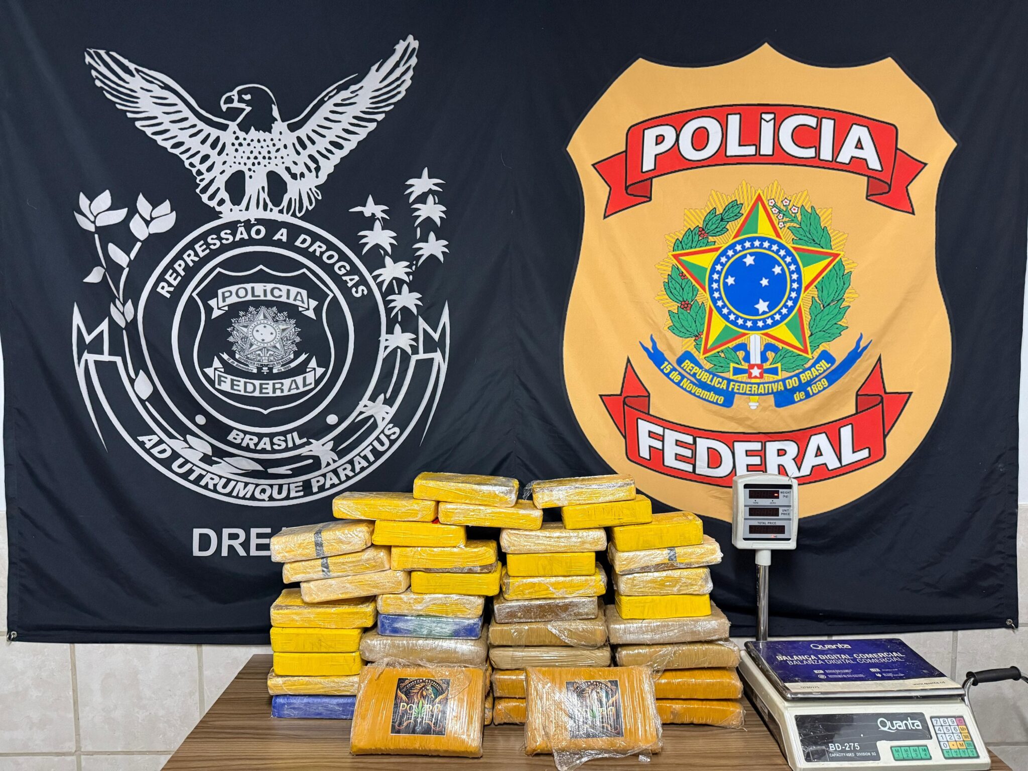 Caminhoneiro é preso por transportar de Rio Branco para Porto velho 40 quilos de drogas