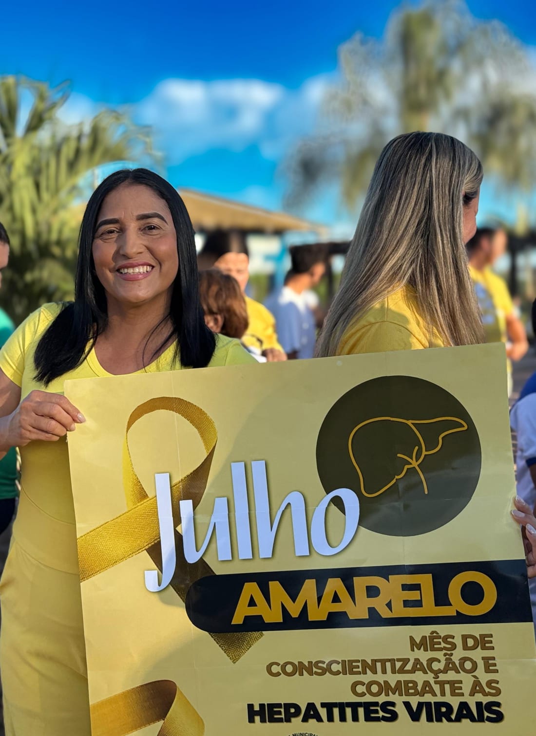 Vereadora Cleide Silva participa de caminhada do Julho Amarelo em ação de combate às hepatites virais