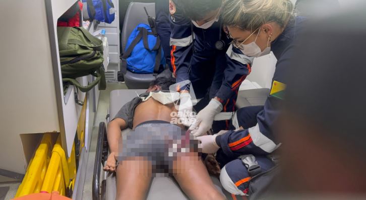 Casal é brutalmente espancado por facção em Rio Branco; homem tem dedos decepados e consegue fugir