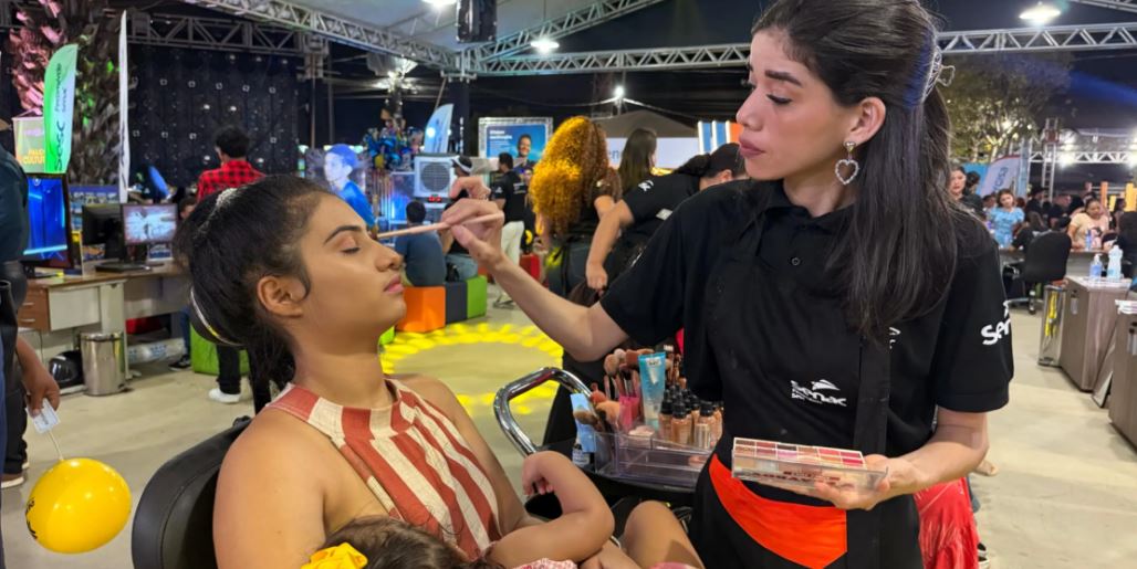 Cabelo, sobrancelha e maquiagem: Fecomércio promove noite da beleza na Expoacre