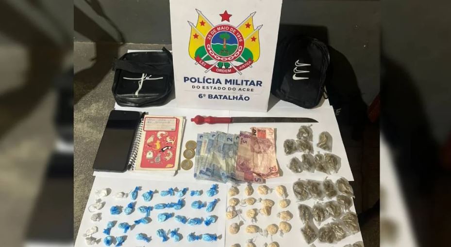 Homem é preso e drogas são apreendidas em ponto de tráfico na Cohab, em Cruzeiro do Sul