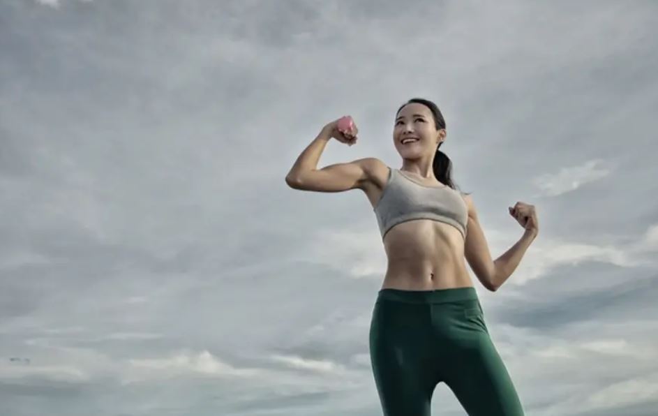 4 exercícios de musculação para fazer em casa e definir o corpo