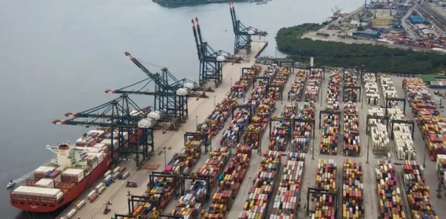 Tarifaço sobre parte de exportações brasileiras entra em vigor hoje