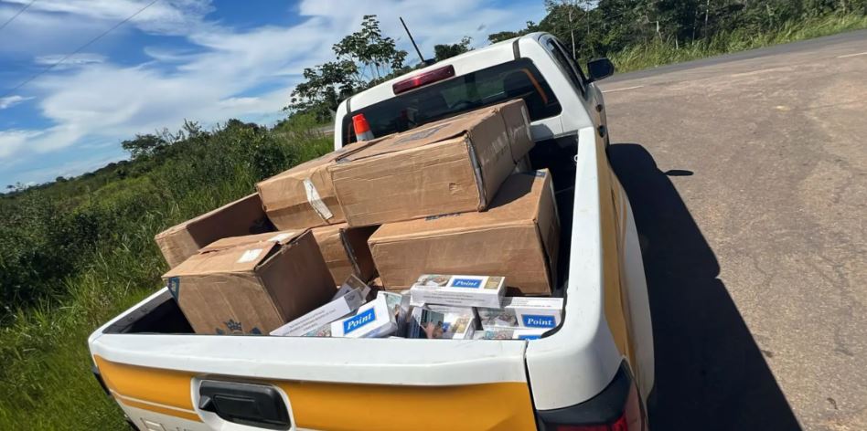 PM apreende carga de cigarros contrabandeados do Paraguai em fiscalização na BR-364
