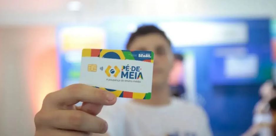 Lula quer estender Pé-de-Meia a todos os alunos do ensino médio da rede pública