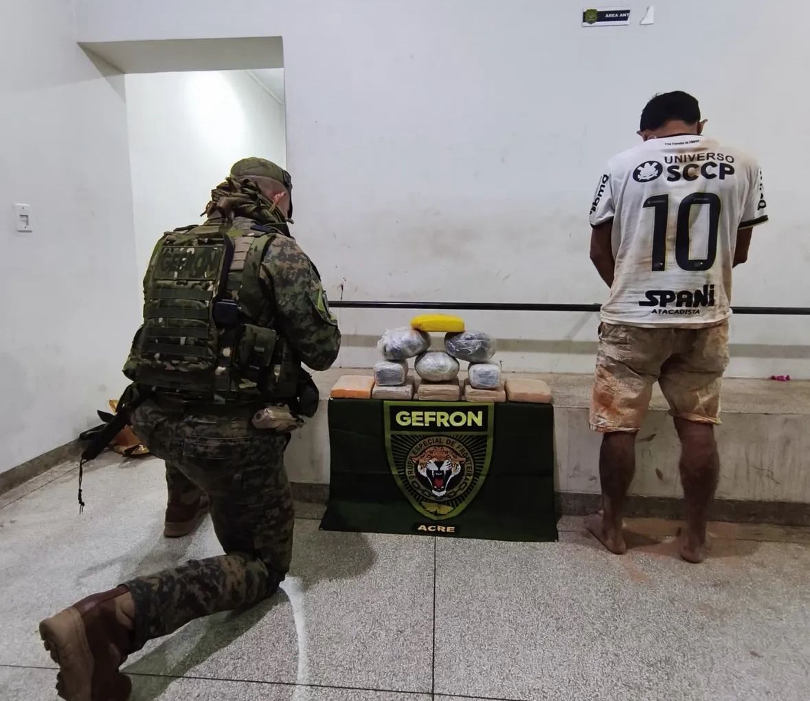 GEFRON apreende 11 kg de Skunk no  ramal do batoque em  Mâncio Lima e prende suspeito de tráfico